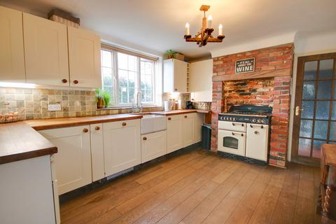3 bedroom detached house for sale, WEST END! CHARACTER COTTAGE WITH FURTHER POTENTIAL!