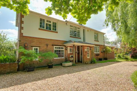 3 bedroom detached house for sale, WEST END! CHARACTER COTTAGE WITH FURTHER POTENTIAL!