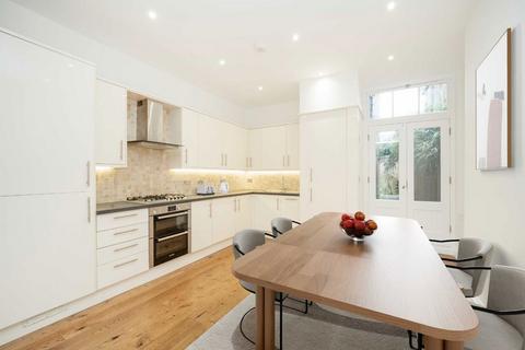 3 bedroom flat for sale, Salusbury Road, London NW6