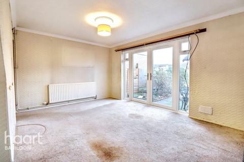 52 Woolmer Green, Basildon, SS15 5LN