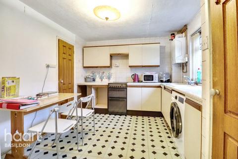 52 Woolmer Green, Basildon, SS15 5LN