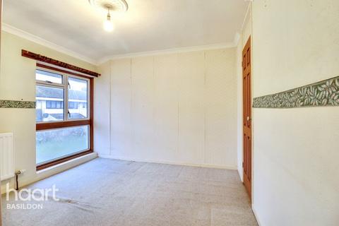 52 Woolmer Green, Basildon, SS15 5LN