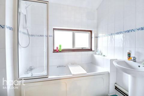 52 Woolmer Green, Basildon, SS15 5LN