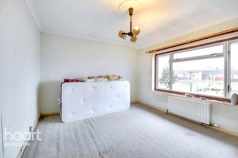 52 Woolmer Green, Basildon, SS15 5LN