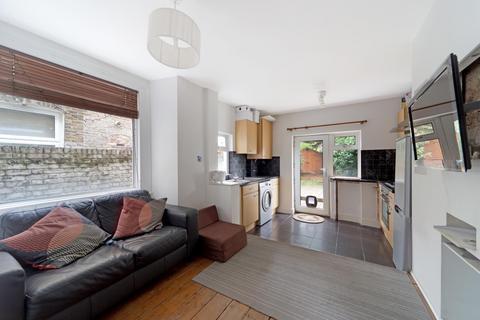 2 bedroom flat for sale, Dunster Gardens, West Hampstead, NW6