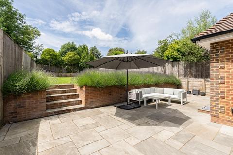 5 bedroom detached house for sale, Leatherhead Road, Oxshott, Leatherhead, Surrey, KT22