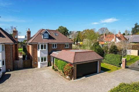 Leatherhead Road, Oxshott, Leatherhead, Surrey, KT22