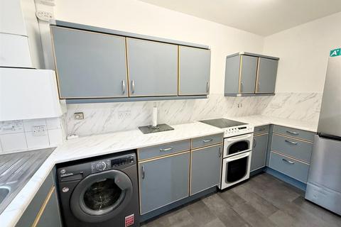 2 bedroom retirement property for sale, Clarence Road, Four Oaks, Sutton Coldfield