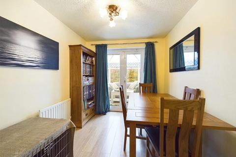 24 Croftlands, Bradford, BD10 8RW