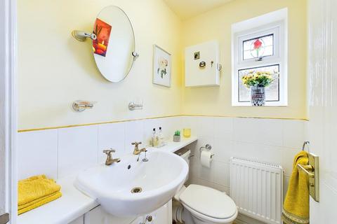 24 Croftlands, Bradford, BD10 8RW