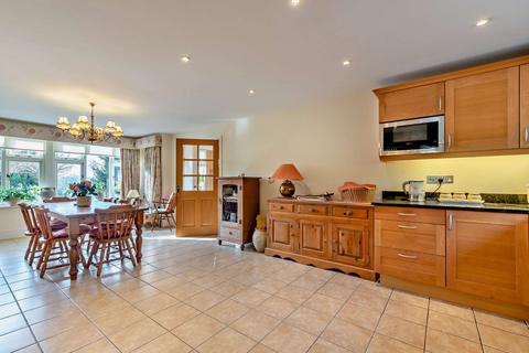 5 bedroom detached house for sale, Bath Road, Midgham, Berkshire