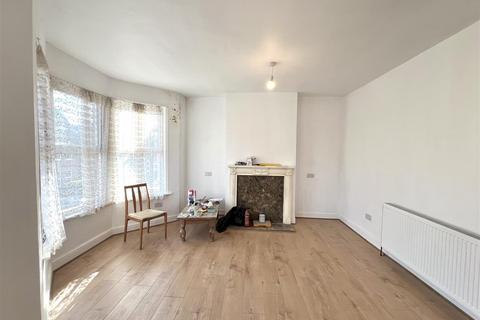 1 bedroom flat to rent, Cornwallis Road, London E17