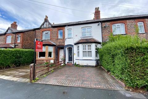 3 bedroom terraced house to rent, Appleton Road, Hale WA15