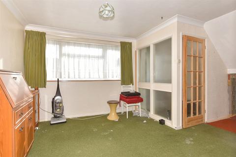 3 bedroom end of terrace house for sale, Churchill Avenue, Chatham, Kent