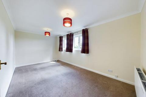 2 bedroom apartment to rent, Grampian Court, Glasgow G61