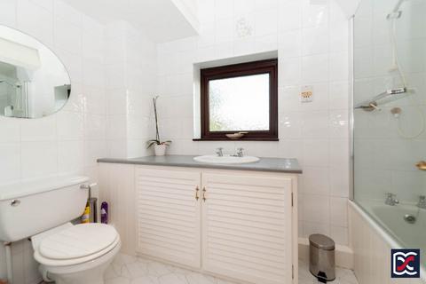 undefined, Manor Close, Charwelton NN11