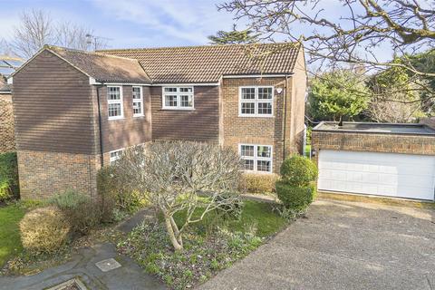 5 bedroom detached house for sale, Lancaster Close, Reading