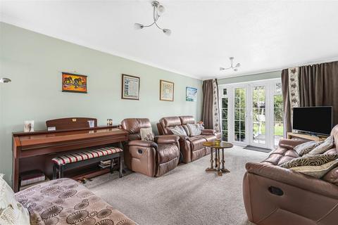 5 bedroom detached house for sale, Lancaster Close, Reading