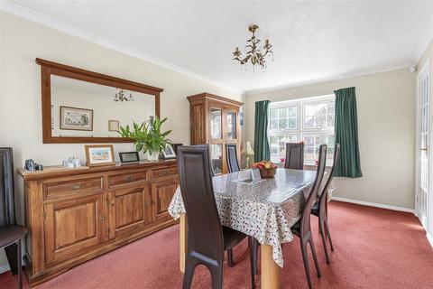 5 bedroom detached house for sale, Lancaster Close, Reading