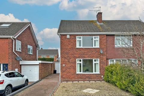 Calvin Close, Wombourne, WV5