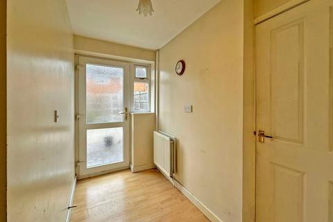 32 Calvin Close, Wombourne, Wolverhampton, WV5 0DF