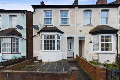 172 Chipstead Valley Road, Coulsdon, CR5 3BB