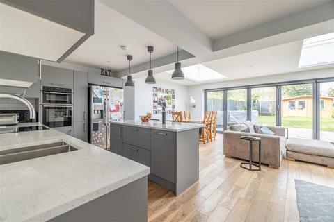 33 Priors Road, Windsor, SL4 4PD
