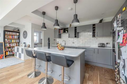 33 Priors Road, Windsor, SL4 4PD