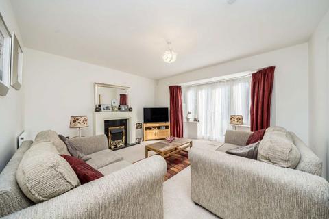 3 Dunnell Close, Sunbury-on-thames, TW16 6PX