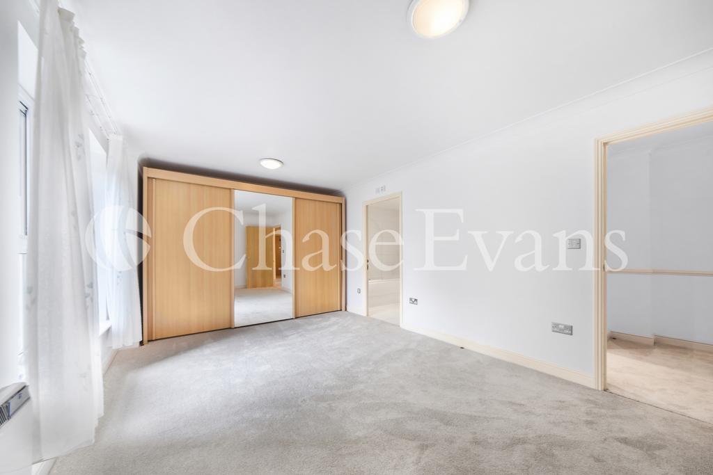 Langbourne Place, Is