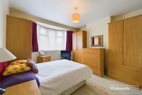 14 Manor Close, London, NW9 9HD