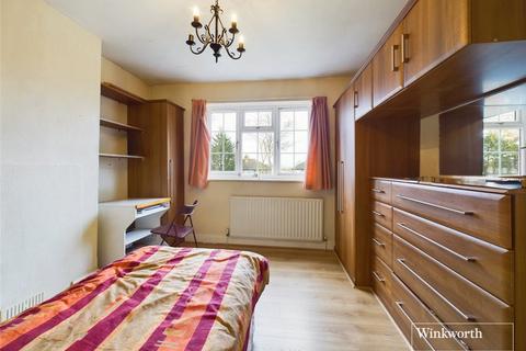 14 Manor Close, London, NW9 9HD