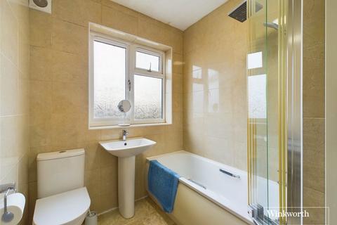 14 Manor Close, London, NW9 9HD