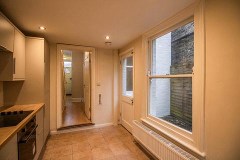 2 bedroom semi-detached house to rent, Devonshire Road, Cambridge