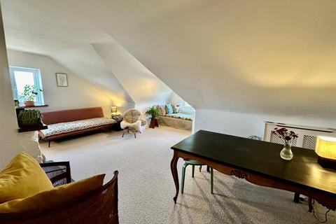 1 bedroom flat for sale, Firgrove Hill, Farnham