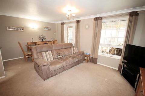 3 bedroom detached house for sale, Timworth Close, Wigmore, Luton