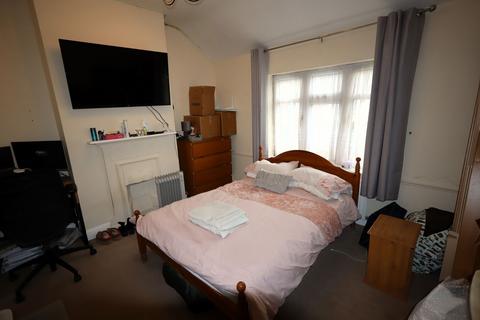 38 Cassiobridge Road, Watford, WD18 7QL