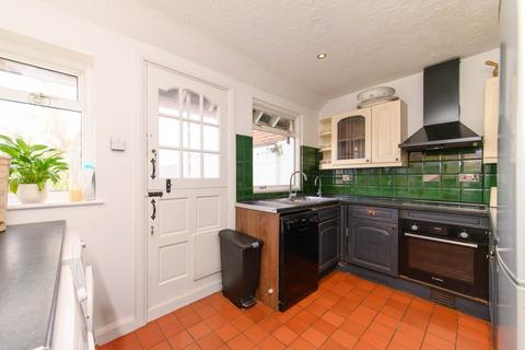 2 bedroom terraced house for sale, Elstree Hill North, Borehamwood