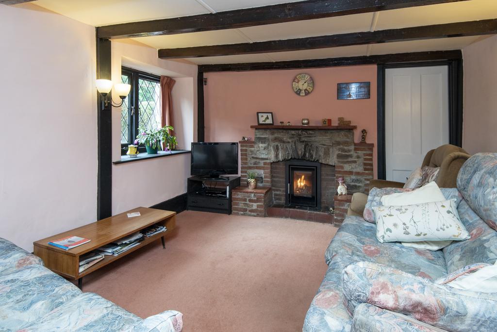 Lounge/ Dining Room