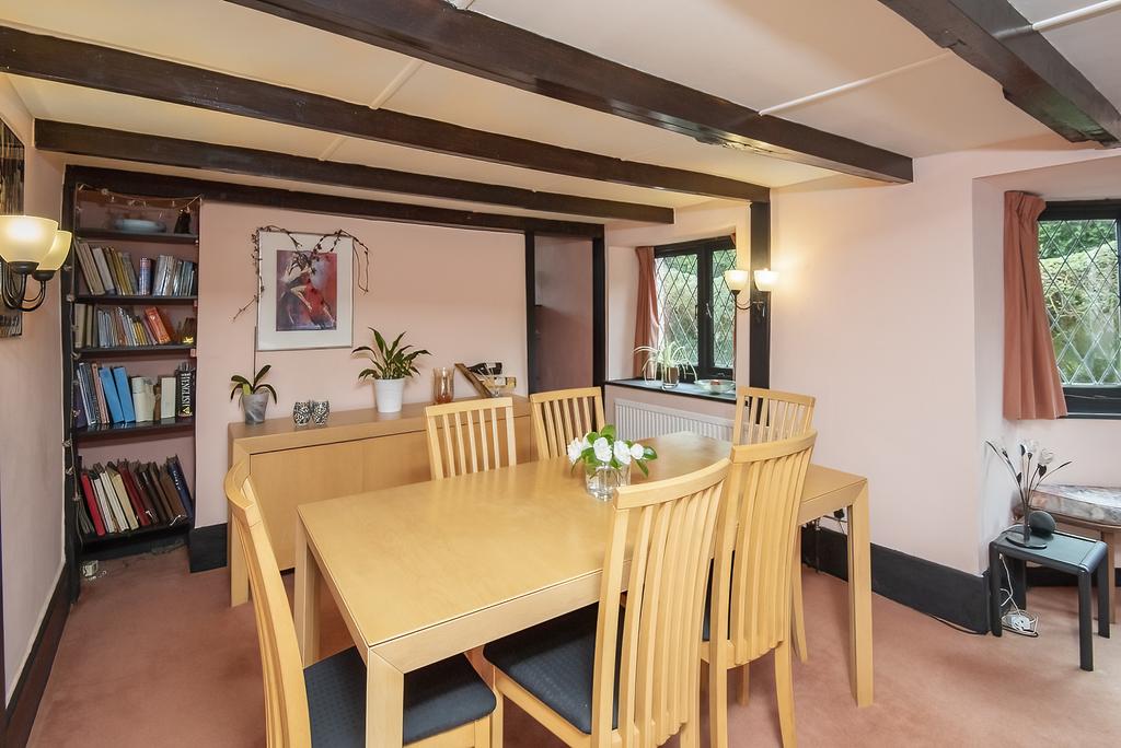 Lounge/ Dining Room
