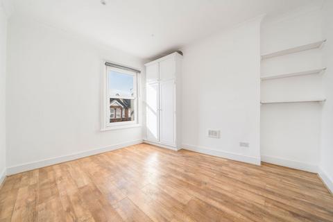 3 bedroom flat for sale, Huddlestone Road, London, NW2 5DL