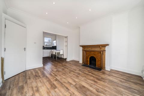 3 bedroom flat for sale, Huddlestone Road, London, NW2 5DL