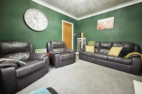 23 Leafield Drive, Bradford, BD2 3RX