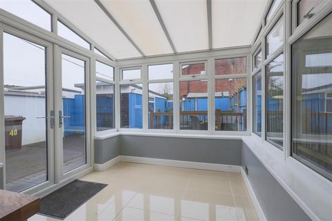 40 Kempton Grove, Cheadle, Stoke-on-trent, ST10 1TQ