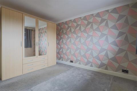 40 Kempton Grove, Cheadle, Stoke-on-trent, ST10 1TQ