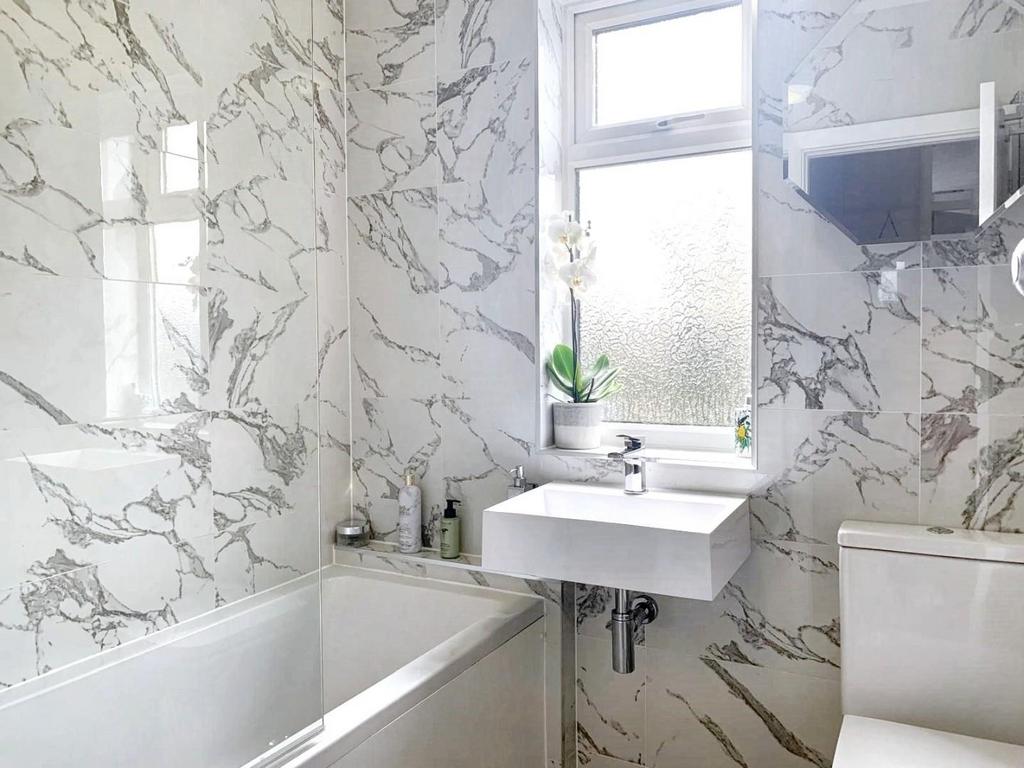 Bathroom tennyson