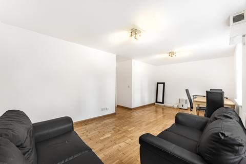 3 bedroom flat for sale, De Vere Court, Kenninghall Road, Clapton, London E5 8BS