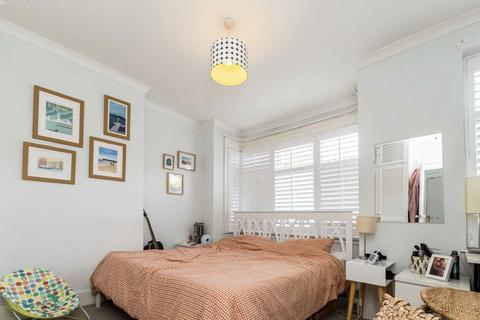 2 bedroom house to rent, Gore Road, London SW20