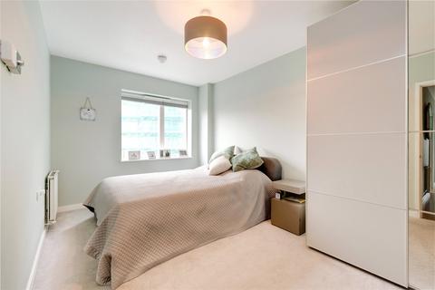 3 bedroom apartment for sale, Lakeside Drive, London NW10