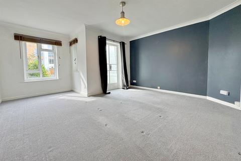 2 bedroom flat to rent, Westbourne